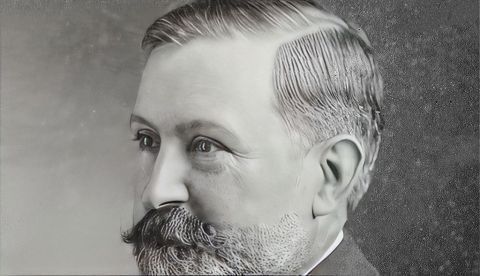 Juan Bautista Justo (Buenos Aires, 28 de junio de 1865-Los Cardales, 8 de enero de 1928), más conocido como Juan B. Justo, fue un médico, periodista, político, parlamentario y escritor argentino, fundador del Partido Socialista de Argentina (que presidió hasta su muerte), del periódico La Vanguardia y de la cooperativa El Hogar Obrero. Se desempeñó como diputado y senador nacional. Fue defensor del socialismo de libre mercado1​y el Movimiento cooperativo autogestionario . Fue sobrino segundo del político conservador Agustín Justo, que fue presidente de Argentina entre 1932 y 1938.