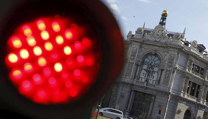 Encarando bulos: mejora la deuda española