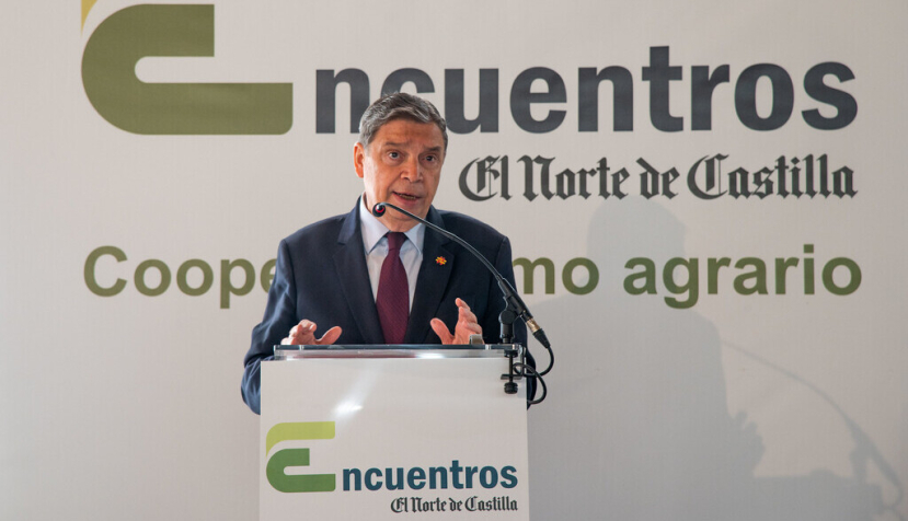 El ministro de Agricultura, Pesca y Alimentación, Luis Planas, interviene en el encuentro "El cooperativismo agrario como dinamizador de la economía de Castilla y León", en Valladolid. / © lamoncloa.gob.es. Ministerio de la Presidencia.