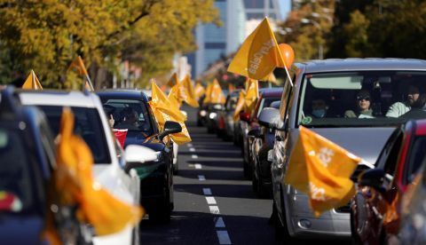 Vista de la manifestación con vehículos contra la Ley de Educación (LOMLOE), denominada también 'Ley Celaá', aprobada esta semana en el Congreso que recorre el Paseo de la Castellana desde Cuzco a Cibeles en Madrid este pasado domingo.