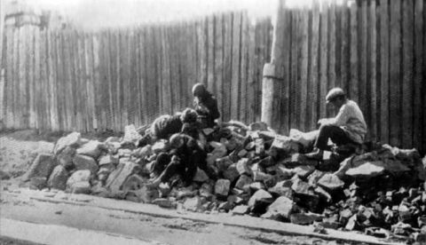 Fotografía de Alexander Wienerberger en alguna región no identificada de Ucrania durante la hambruna en 1933.