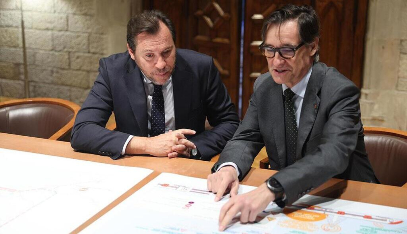 Un momento del encuentro entre el ministro de Transportes y Movilidad Sostenible, Óscar Puente, y el presidente de la Generalitat de Catalunya, Salvador Illa. / © lamoncloa.gob.es. Ministerio de la Presidencia.