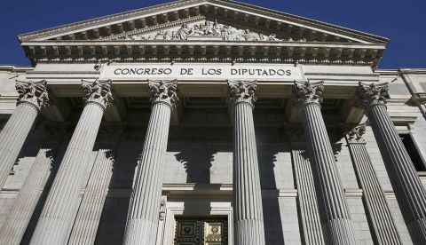 Debates estériles de la oposición política