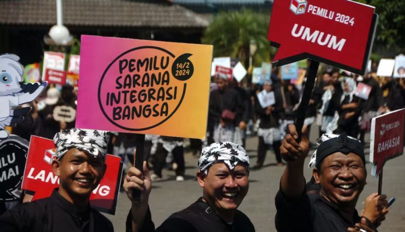Kirab Pemilu 2024 di Tegal, Jawa Tengah. Oky Lukmansyah/Antara Foto