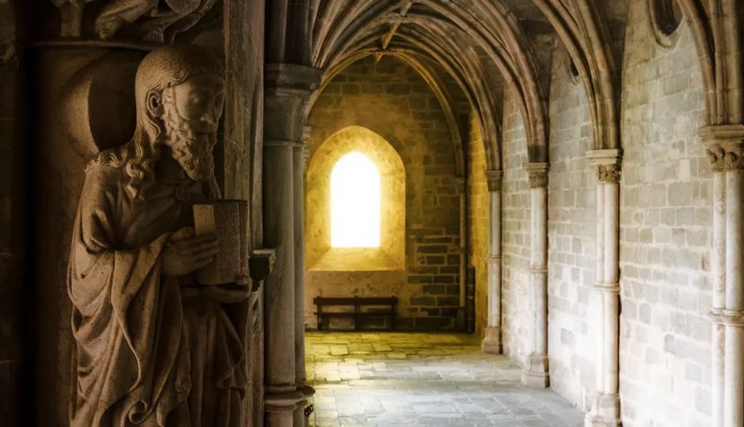 Claustro de la catedral de Évora (Portugal). Shutterstock / Alessandro Cristiano
