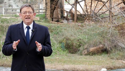 VALENCIA, 31/12/2019.- Imagen facilitada por el Gobierno de la Comunidad Valenciana. El president de la Generalitat, Ximo Puig, durante la grabación del tradicional mensaje de Fin de Año, que pronuncia desde el Valle del Cabriel (Valencia), en el que hace balance de 2019 y avanza los retos del Consell para 2020. EFE/Ana Avellana 