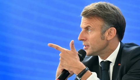 Las caretas de Macron