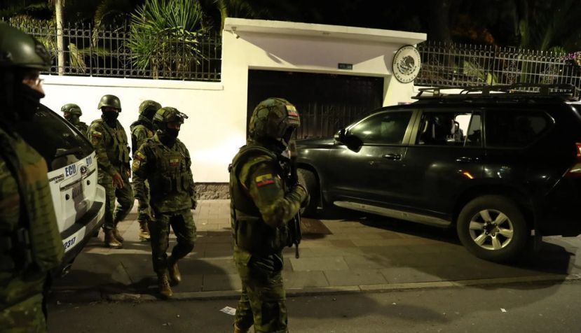 Por qué los ataques de las embajadas de Damasco y Quito sientan un peligroso precedente diplomático