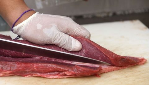 Los investigadores indican en sus conclusiones que los beneficios de reducir el consumo solo se perciben al tomar grandes muestras de población, por lo que recomendar a los individuos que cambien sus hábitos no es necesario. EFE/Marcelo Sayão/Archivo 	   