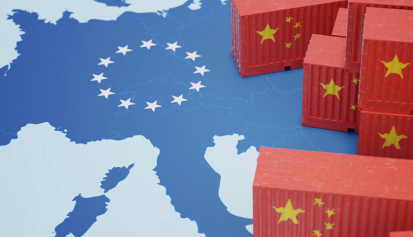 China ha sido durante mucho tiempo el principal origen de las importaciones de la UE, principalmente de equipos eléctricos, maquinaria y piezas mecánicas. Si bien China también es un importante destino de las exportaciones de la UE, estas son mucho menores que las importaciones (fuente: Eurostat). Vchal/Shutterstock (prohibida su reutilización).