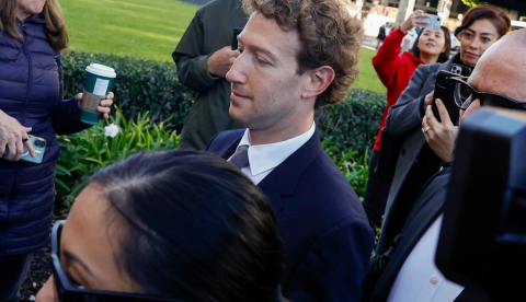  El director ejecutivo de Meta, Mark Zuckerberg, declaró en el juicio celebrado en Los Ángeles. El director ejecutivo de Meta, Mark Zuckerberg, declaró en el juicio celebrado en Los Ángeles. Chris Torres / EPA