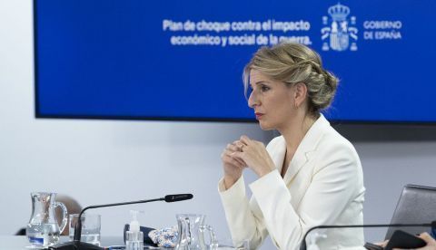 La vicepresidenta segunda y ministra de Trabajo y Economía Social, Yolanda Díaz, comparece ante los medios de comunicación, en la rueda de prensa posterior al Consejo de Ministros. / La Moncloa.