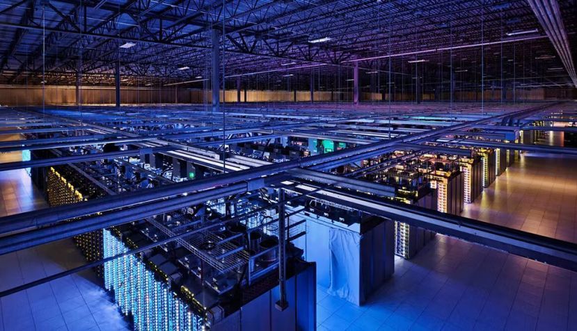 Interior del centro de datos de Google en Council Bluffs, Iowa. Google