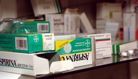 La aspirina, o ácido acetilsalicílico, es uno de los medicamentos más usados en todo el mundo y se le ha empleado durante décadas para el tratamiento del dolor, la fiebre y la inflamación. EFE/ J.M. Aragón/Archivo