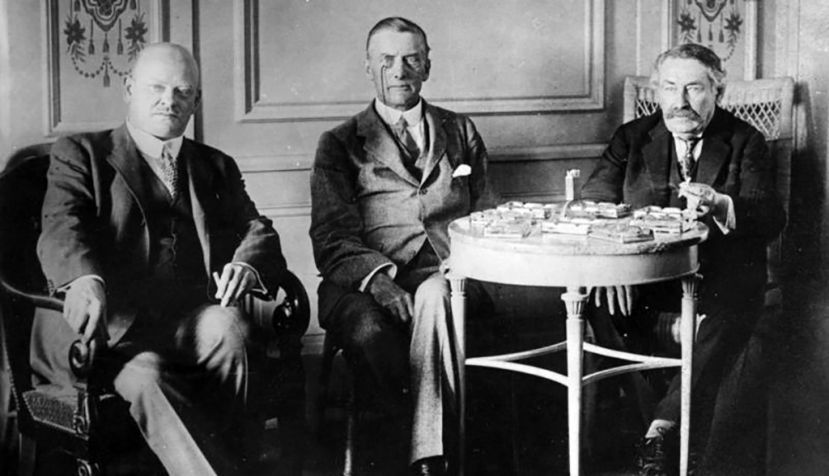 Gustav Stresemann, Joseph Austen Chamberlain y Aristide Briand en Locarno. / Wikipedia.