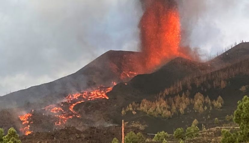 Erupcion del Volcán Tajogaite en la isla de La Palma. Fotografía E. Ancochea, Author provided