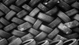 En France, les pneus usagés représentant plus centaines de milliers de tonnes de déchets par an — alors qu’ils ne sont qu’une partie des déchets en caoutchouc que nous produisons. Imthaz Ahamed, Unsplash, CC BY
