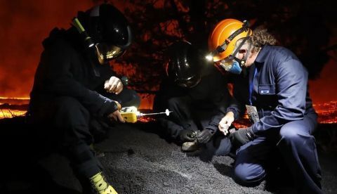 Un vulcanólogo opina que la retirada de coladas es “ingeniería inédita”