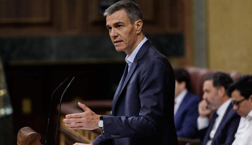 El presidente del Gobierno, Pedro Sánchez, interviene desde la tribuna en el Congreso de los Diputados. | Pool Congreso. Congreso de los Diputados, Madrid - 24.6.2026