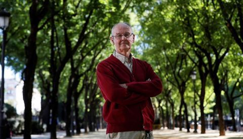 El veterano biólogo Javier Castroviejo, que dirigió la Estación Biológica de Doñana catorce años, e hizo su tesis sobre el Urogallo en los Ancares, en declaraciones a Efe, ha calificado de "desolador" el "derrumbe de la biodiversidad" que se ha registrado en las comarcas afectadas por los últimos incendios. EFE