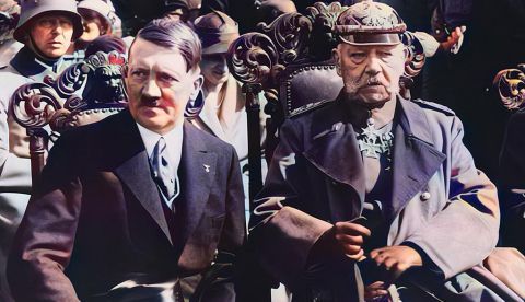 Foto de archivo de Adolf Hitler y Paul Hindenburg, en 1933. / Foto coloreada por El Obrero