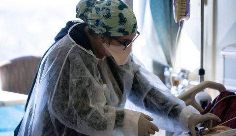 Estados Unidos llega a 461.892 muertos y 26.902.454 contagios por la covid-19