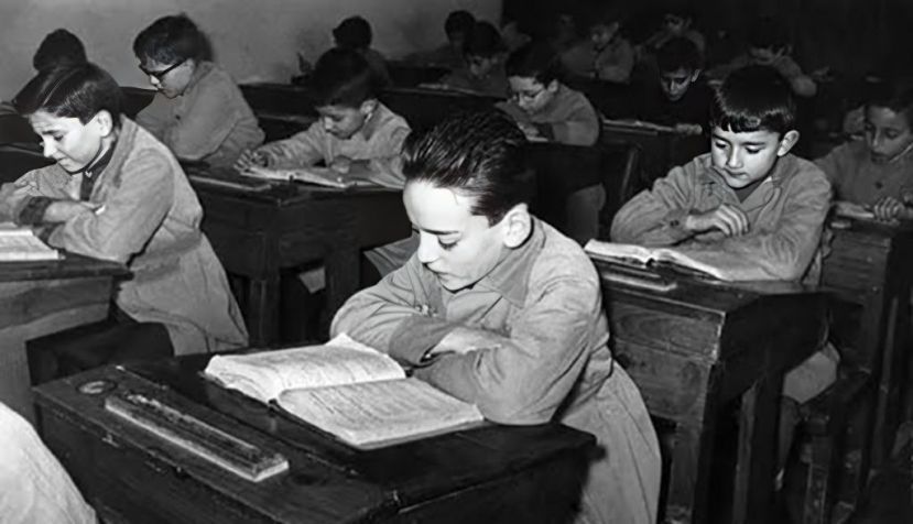 Una llamada por la lectura desde la izquierda en 1926