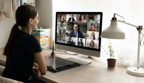 El 37,4% de las empresas permite teletrabajar y uno de cada cuatro trabajadores adapta su jornada para conciliar