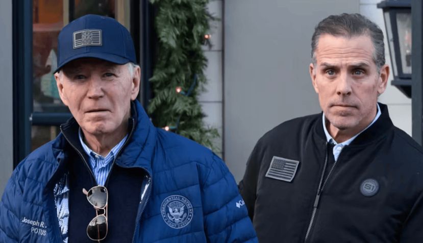 El presidente Joe Biden y su hijo Hunter Biden saliendo de una librería en Nantucket, Massachusetts, el 29 de noviembre de 2024. Mandel Ngan/AFP via Getty Images