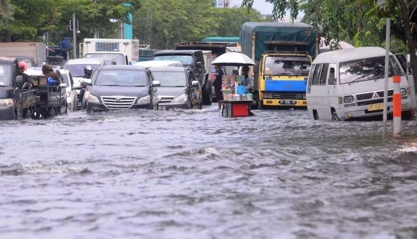  Inundaciones en Banjarmasin (Indonesia) en 2021. Iman satria / Shutterstock