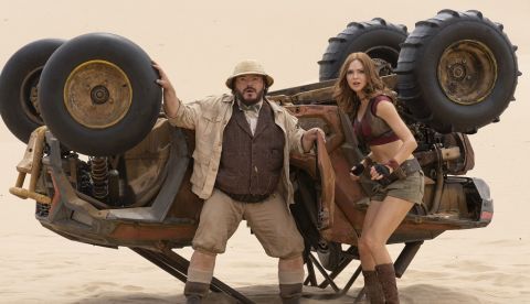 Fotografía cedida por Sony donde aparecen Jack Black (i) como el profesor Sheldon "Shelly" Oberon y Karen Gillan como Martha, durante una escena de la película 'Jumanji: The next level' que llegará este fin de semana a los cines estadounidenses. EFE/Frank Masi/Sony Pictures