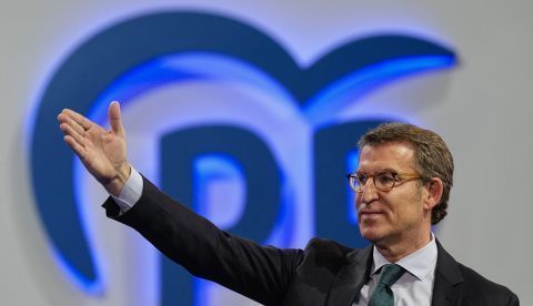 Bajar impuestos, grito de batalla de la derecha