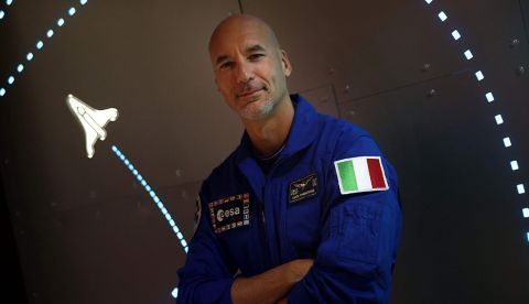 En la imagen, el comandante de la EEI, el italiano Luca Parmitano. EFE/Toni Albir/Archivo