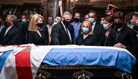 Argentina despide a Carlos Menem, polémico peronista que gobernó una década