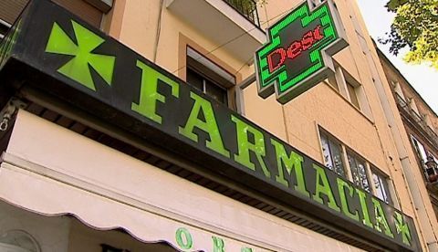Imagen del luminoso de una farmacia. EFE/Archivo 	   