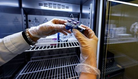 La tercera dosis de refuerzo de Pfizer protege contra la ómicron