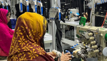 Migrant workers sewing clothes in a factory in Aqaba, south-western Jordan. Katharina Grüneisl (2024), CC BY-NC-ND