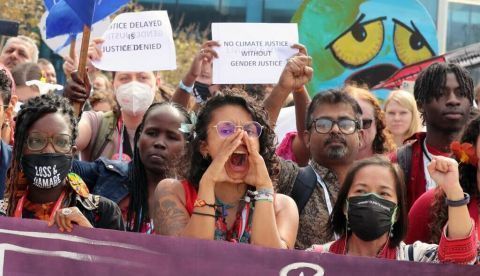 Activistas piden un cambio de sistema en el plenario de la sociedad civil