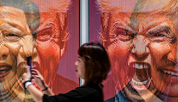 Installation de l’artiste indonésien Galam Zulkifli, représentant les présidents Xi Jinping, Donald Trump et Vladimir Poutine, exposée lors de l’ARTSUBS à Surabaya (Indonésie) en août 2025. Juni Kriswanto/AFP