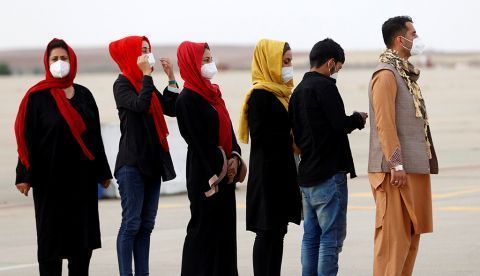 Esperando a los refugiados afganos