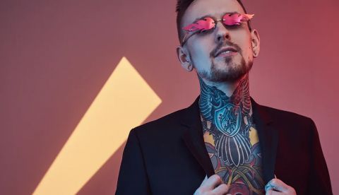 ‘Spornosexual’ es la persona que exhibe tatuajes y pírsines en un cuerpo tonificado. Shutterstock / FXQuadro
