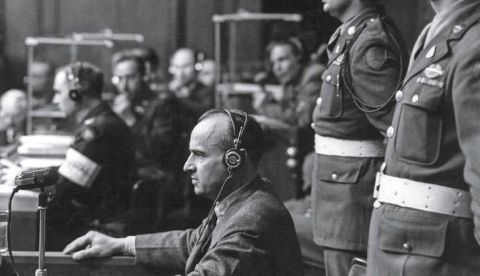 El gobernador nazi de Polonia Hans Frank, durante los juicios de Núremberg.