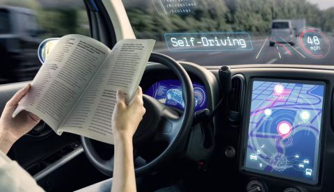 Imagen conceptual de coche autónomo. metamorworks/Shutterstock