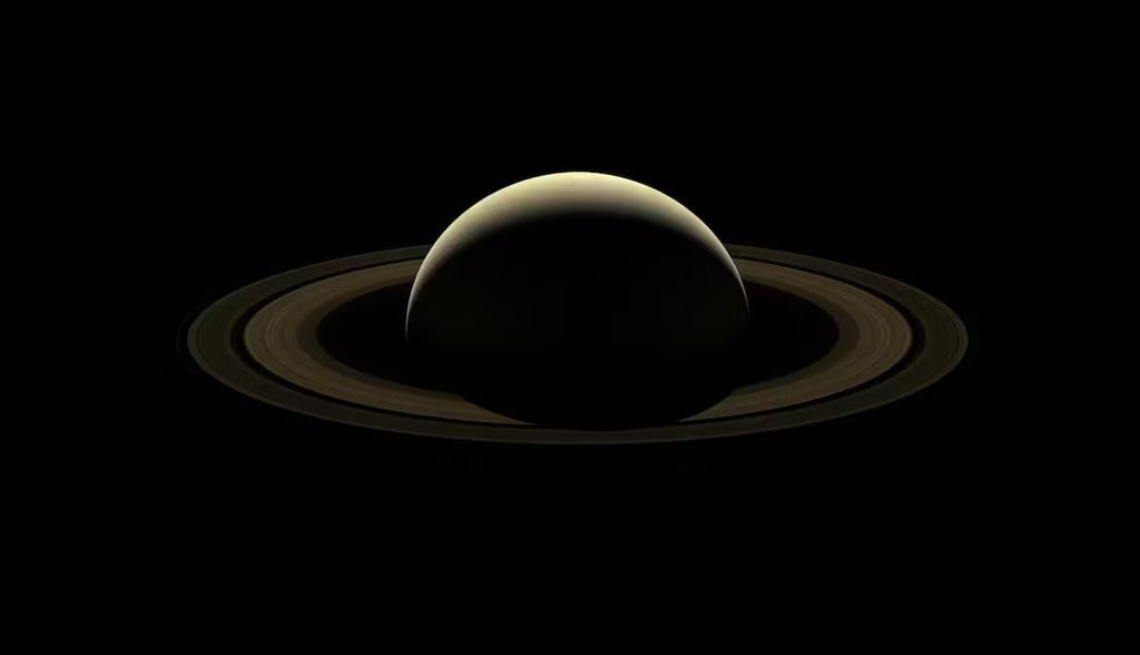 ¿Desaparecerán realmente los anillos de Saturno en 2025? Un astrónomo lo explica