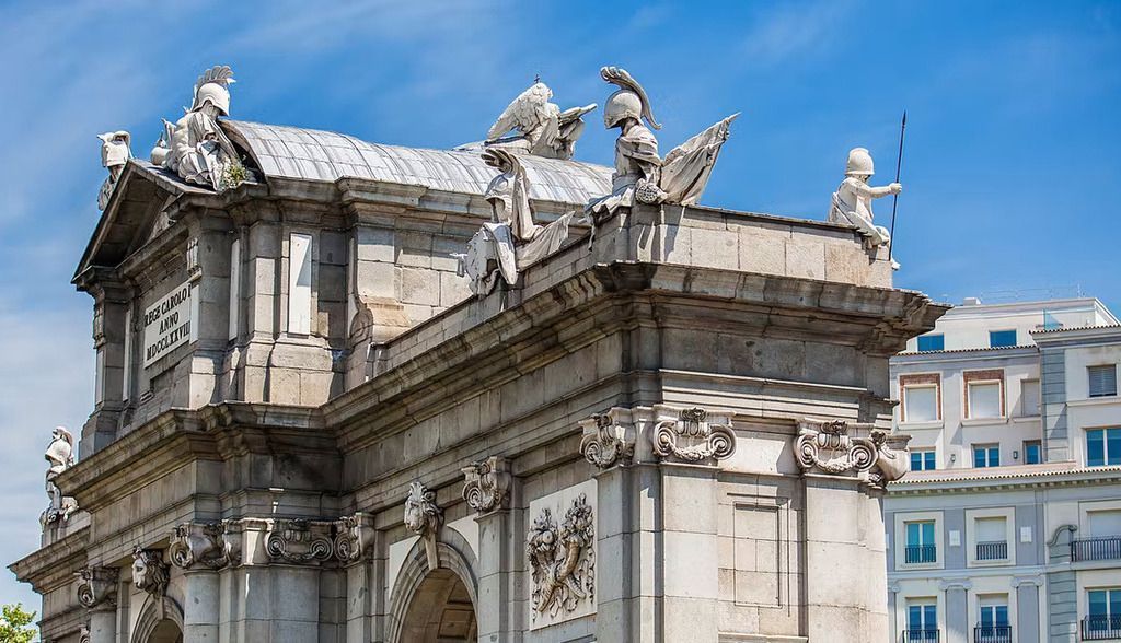 ¿Cuántos arcos tiene la Puerta de Alcalá? La memoria de los objetos cotidianos