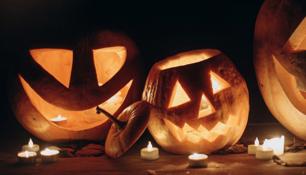 Un microbio dio origen a la tradición de tallar calabazas en Halloween