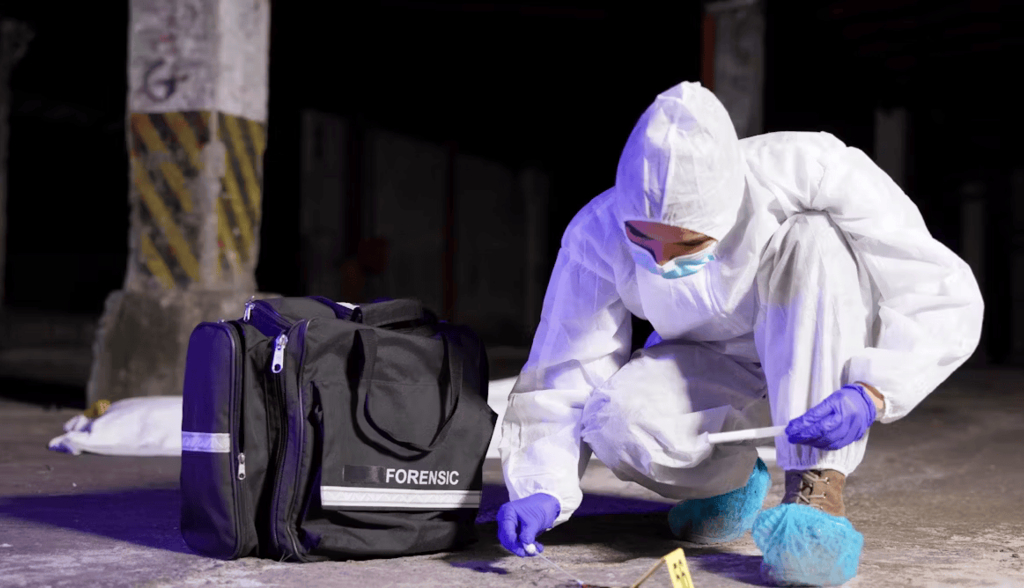 Pólvora, venenos y tintas: cómo la química puede ayudar a resolver un crimen