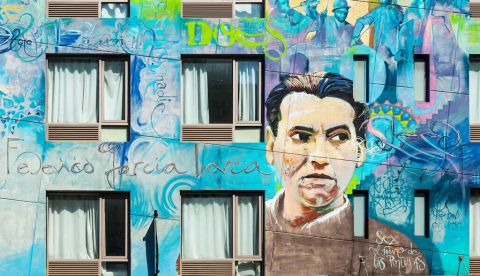 Mural urbano dedicado a Federico García Lorca en una fachada de edificio en Nueva York. Andres Garcia Martin/Shutterstock