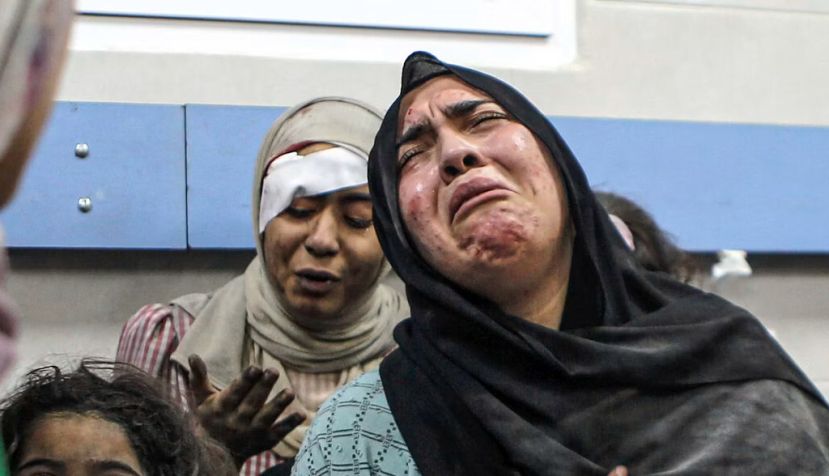 Palestinos heridos en el hospital Al-Shifa, tras los ataques aéreos israelíes en la ciudad de Gaza, 17 de octubre de 2023. Abed Khaled/AAP