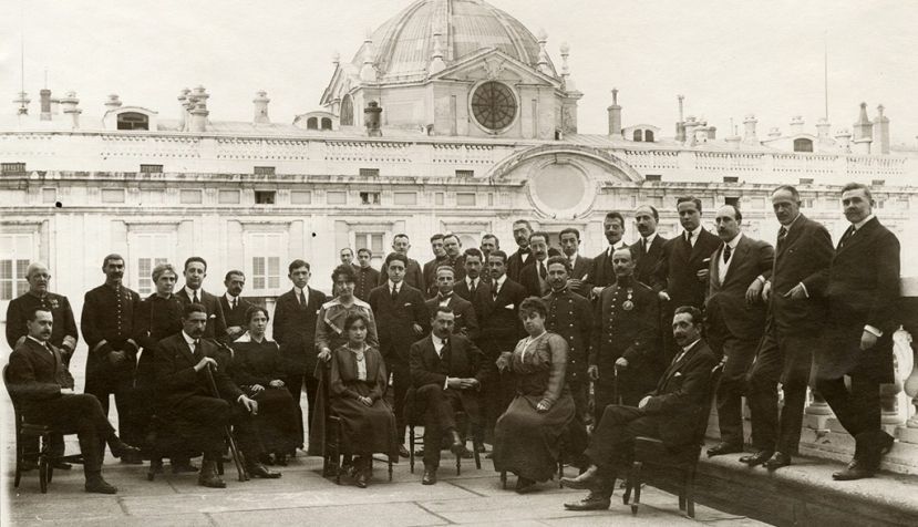 Personal de la Oficina en el Palacio Real. 1917. / Wikipedia